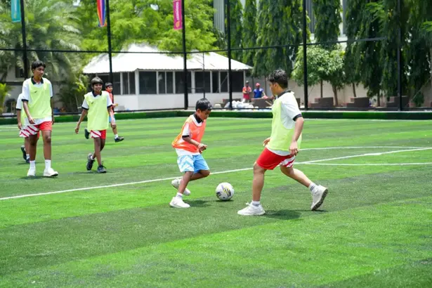 Students participating in school sports and physical fitness activities